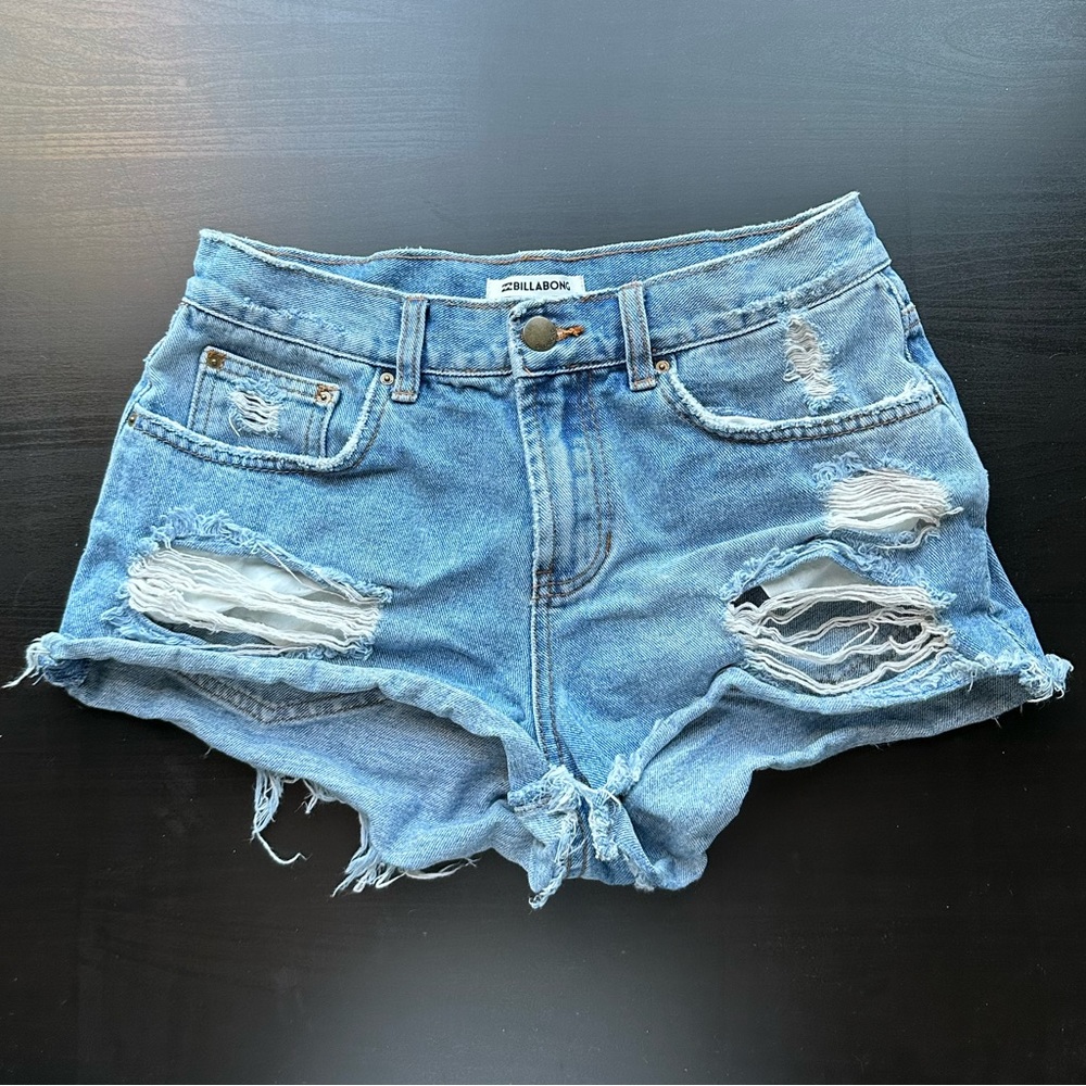 Billabong Surf Beach Denim Distressed Jean Shorts Size 27 EUC